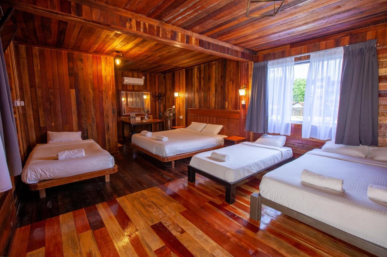 Joe Fisherman Inn Kampung Teluk Nipah Dış mekan fotoğraf