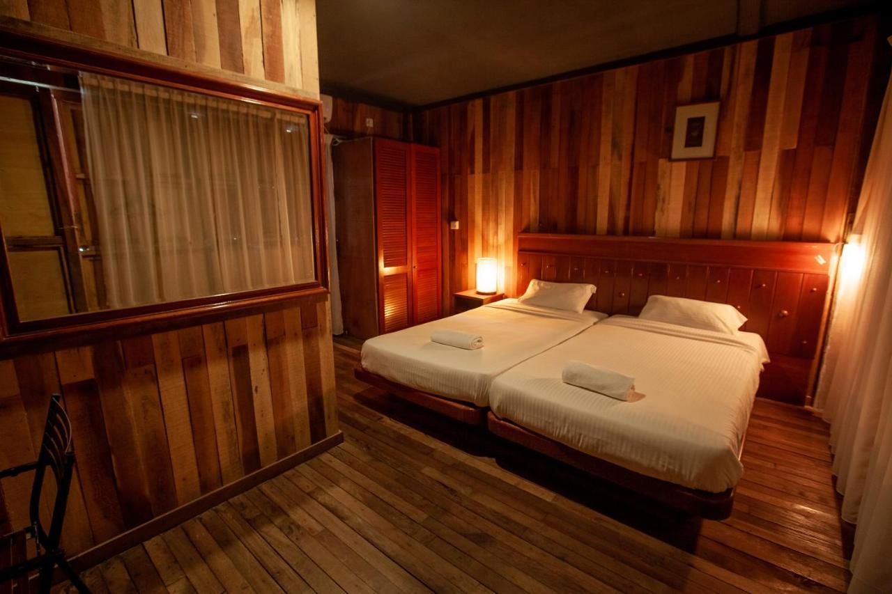 Joe Fisherman Inn Kampung Teluk Nipah Dış mekan fotoğraf